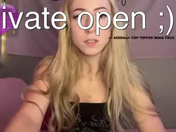 Chaturbate Live Sex of tinyxxdolly