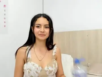 Chaturbate Live Sex Cam of kira_dubois