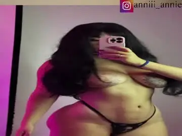 Chaturbate Nude Webcam of annie_snow_