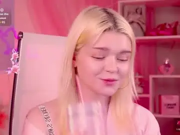 Chaturbate Free Live Porn of adelecartier
