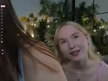 Chaturbate Live Sex Cam of lisaluve