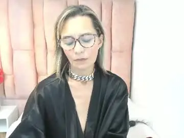 Chaturbate Live Porn of issa_milf__