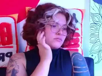 Chaturbate Live Sex Cam of maddyredhairy