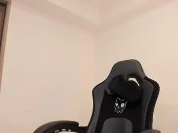 Chaturbate Live Porn of skinnyy__016__