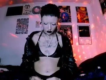 Chaturbate Sex Cam of plutonbluemoon_999