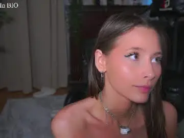 Chaturbate Live Sex Cam of falinecrosthwaite
