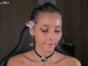 Chaturbate Live Sex Cam of falinecrosthwaite