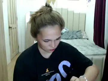 Chaturbate Live Sex Cam of queen_heart0