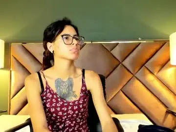 Chaturbate Adult Webcams of emily_loperaa