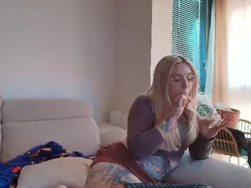 Chaturbate Live Sex Cam of tattoobbgirl