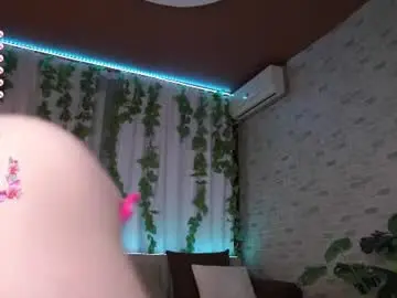 Chaturbate Live Sex Cam of babyyyluna
