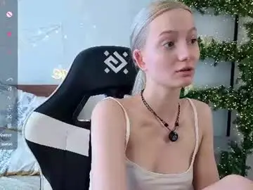 Chaturbate Live Sex Cam of minnietammy