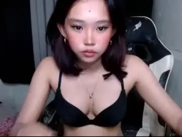 Chaturbate Live Sex Cam of yk_yangh