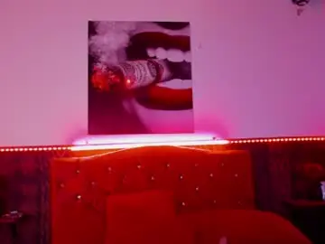 Chaturbate Live Sex Cam of sobigcurvy44