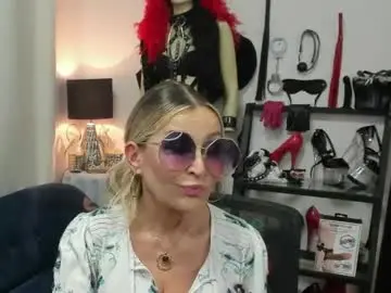 Chaturbate Watch Live Sex Cams of crystalxohotty