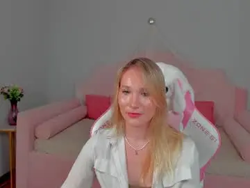 Chaturbate Nude Webcam of elaravoltage