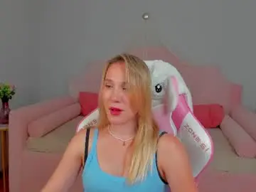 Chaturbate Nude Webcam of elaravoltage