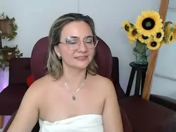 Chaturbate Live Sex Cam of rebeca_milf