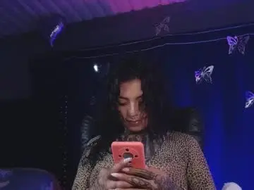 Chaturbate Watch Live Sex Cams of ema_ploxx