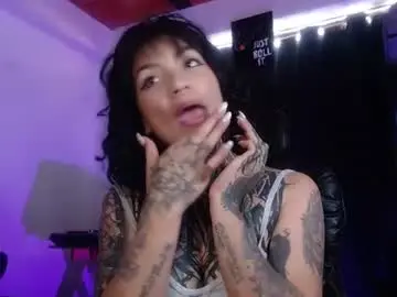 Chaturbate Live Porn of ema_ploxx