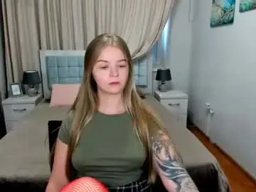 Chaturbate Live Sex Cam of sirenabloom