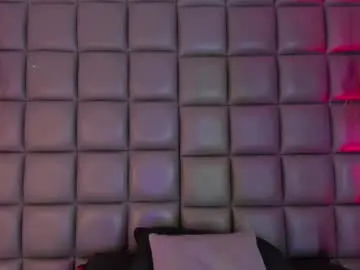 Chaturbate Sex Cam of kira_vance