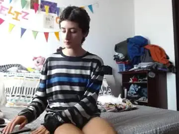 Chaturbate Adult Webcam of malitamuymal22