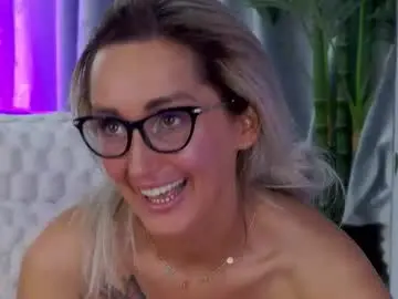 Chaturbate Live Sex Cam of isabelleethan
