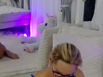 Chaturbate Live Sex Cam of isabelleethan