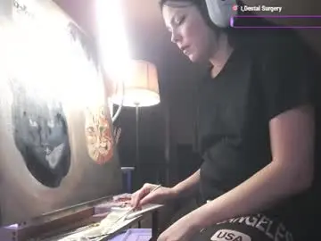 Chaturbate Live Sex Cam of tinykylie