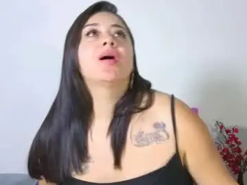 Chaturbate Live Sex Cam of nahomi_sweett