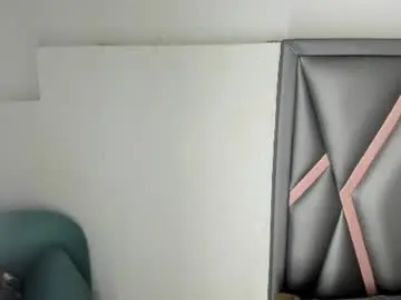 Chaturbate Live Sex Cam of golden_kiss23