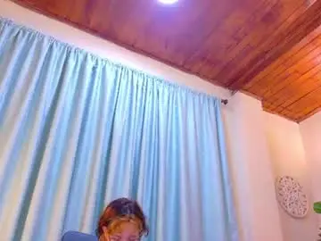 Chaturbate Live Sex Cam of chloerossee