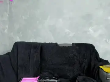 Chaturbate Live Sex Cam of deyy_madisson