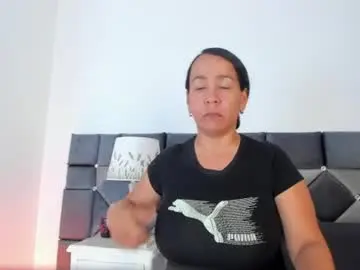 Chaturbate Nude Webcam of _curvy_milf