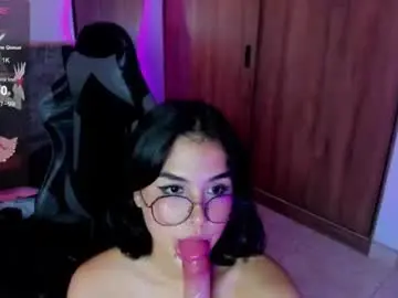 Chaturbate Adult Video Chat of ivy_gloom