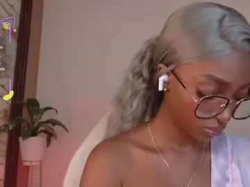 Chaturbate Live Porn of ahvi_ebony