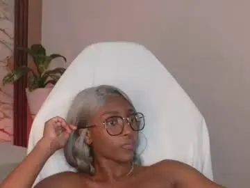 Chaturbate Live Porn of ahvi_ebony