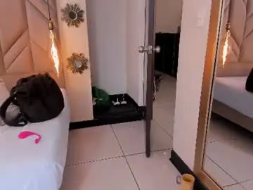 Chaturbate Live Sex Cam of viioletrosse