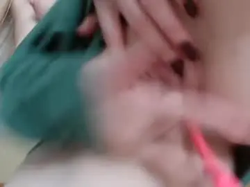 Chaturbate Live Sex Cam of single_fox_4u
