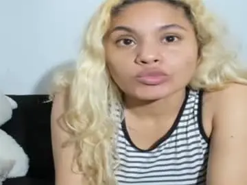 Chaturbate Live Sex Cam of michelledanielss