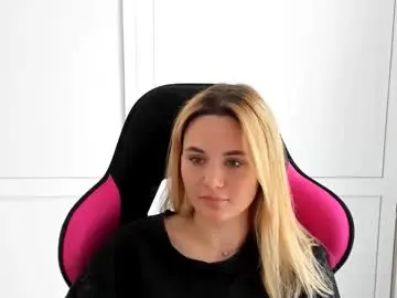 Chaturbate Live Sex Cam of tayla_shy