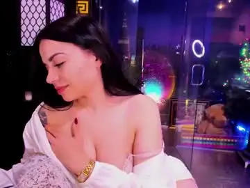 Chaturbate Live Sex Cam of alma_pearl