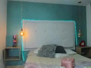 Chaturbate Live Sex Cam of dominikdiaz