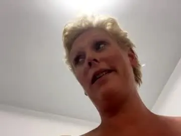 Chaturbate Live Porn of queenbeeangel