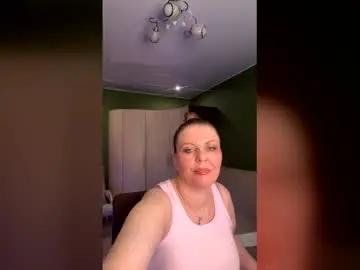 Chaturbate Watch Live Sex Cams of leona_tracie