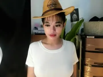 Chaturbate Nude Webcam of mia_lover9