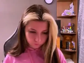 Chaturbate Live Sex Cam of kymberlychimes