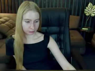 Chaturbate Nude Webcam of alina__blonde