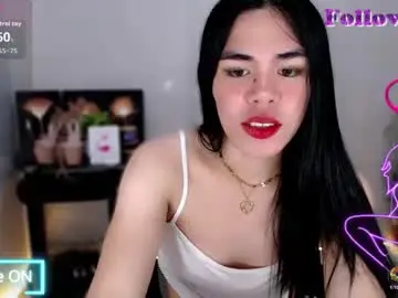 Chaturbate Live Sex Cam of enchantress_mia03